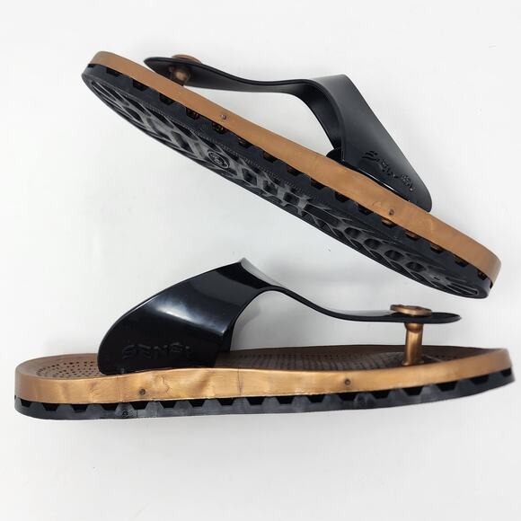 Sensi Sandals Women 9M Taormina Prestige Thong Sandal in Black and Gold Rubber - Picture 6 of 9
